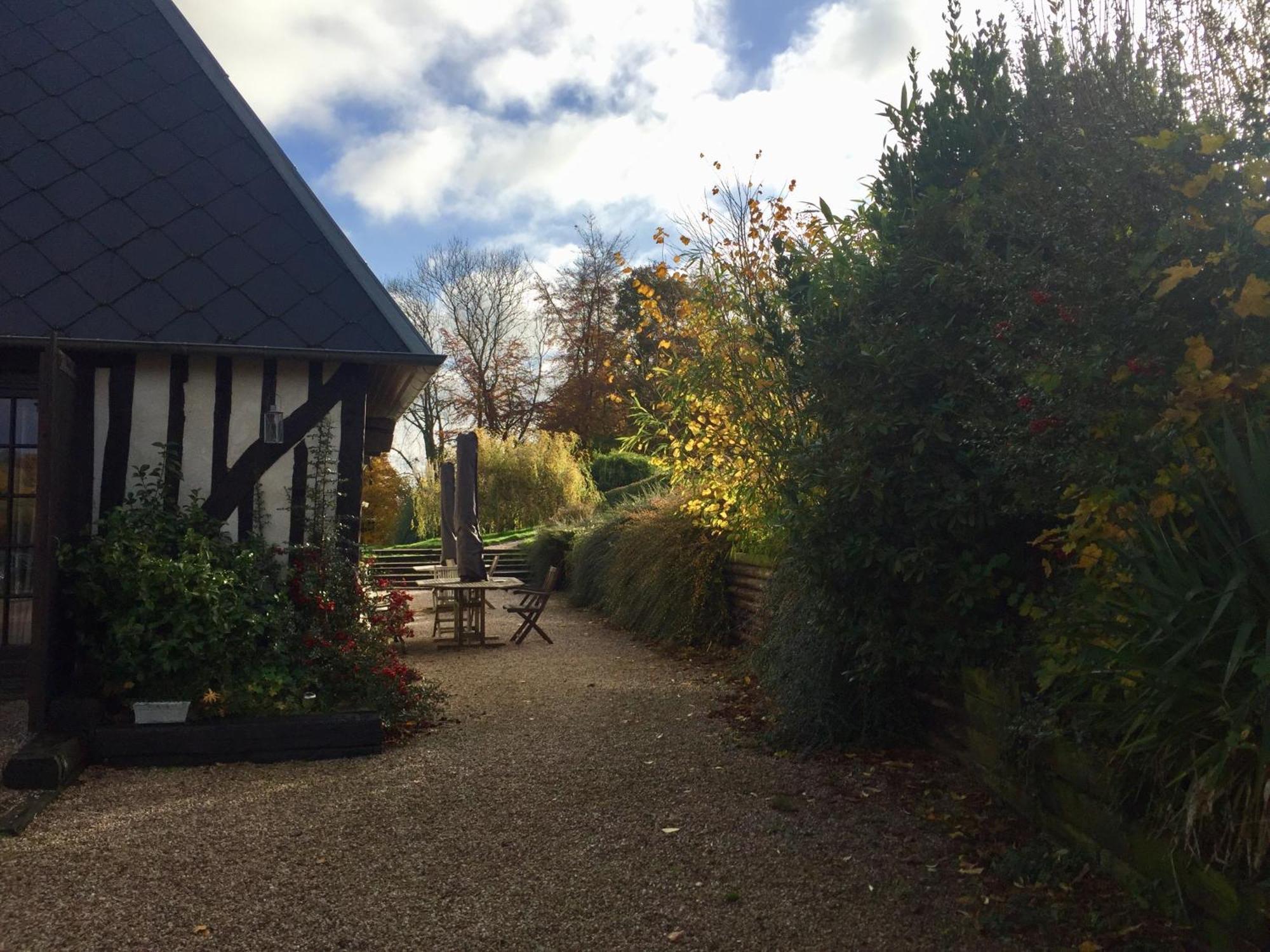 Le Champ Des Possibles Bed and Breakfast Manerbe Exteriör bild